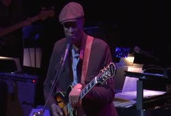 Keb' Mo' shopping