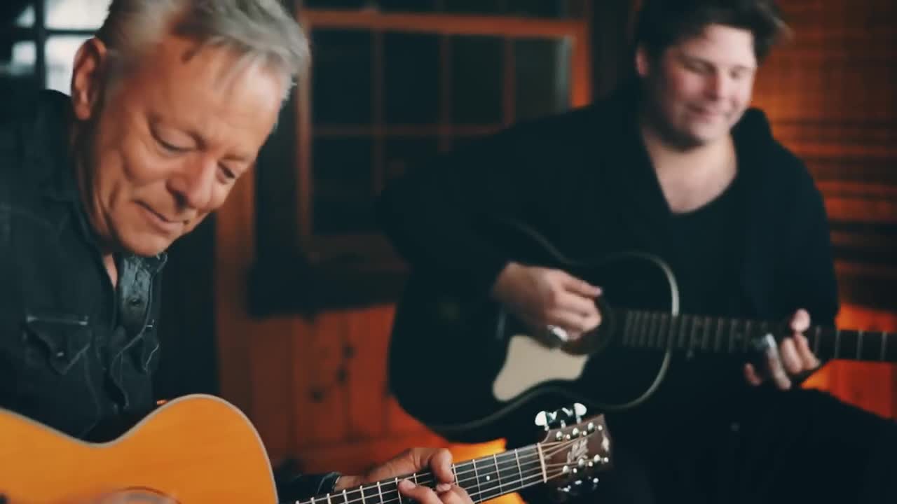 Tommy Emmanuel Sittin On The Dock Of The Bay Veojam